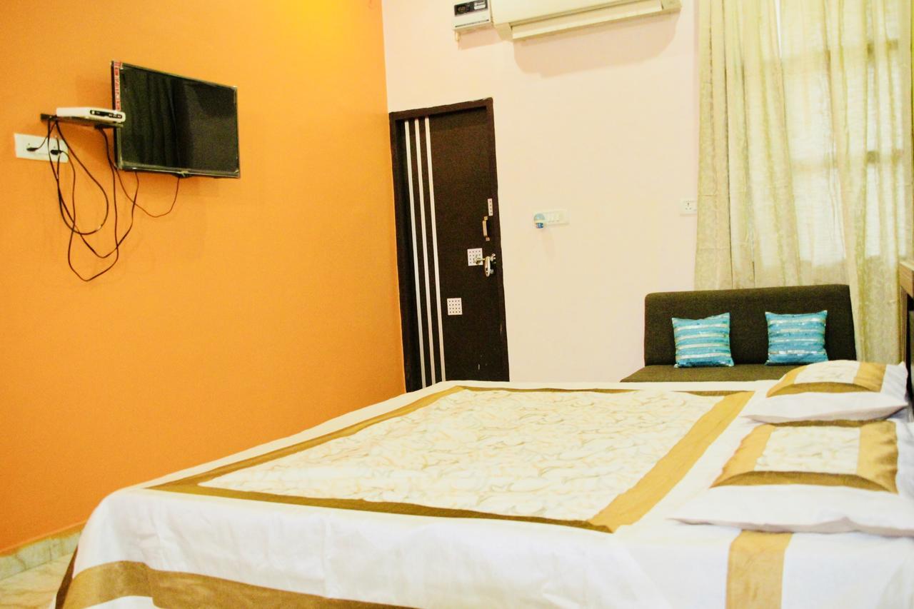 Vinayak Palace Hotel Матура Екстериор снимка