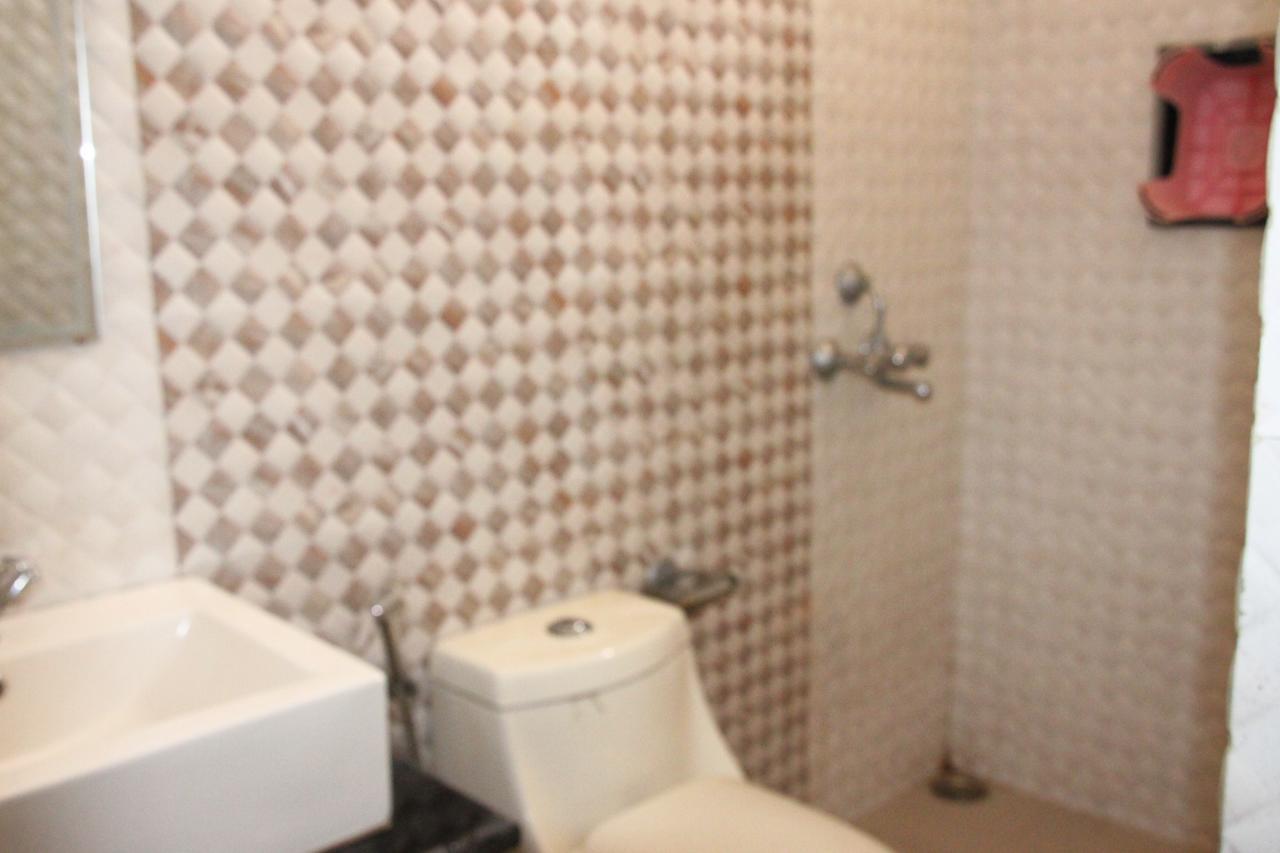 Vinayak Palace Hotel Матура Екстериор снимка