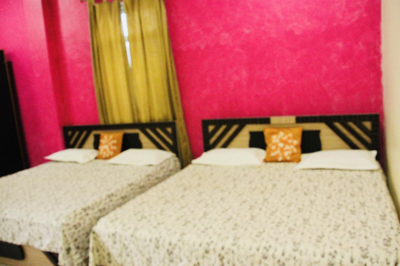Vinayak Palace Hotel Матура Екстериор снимка