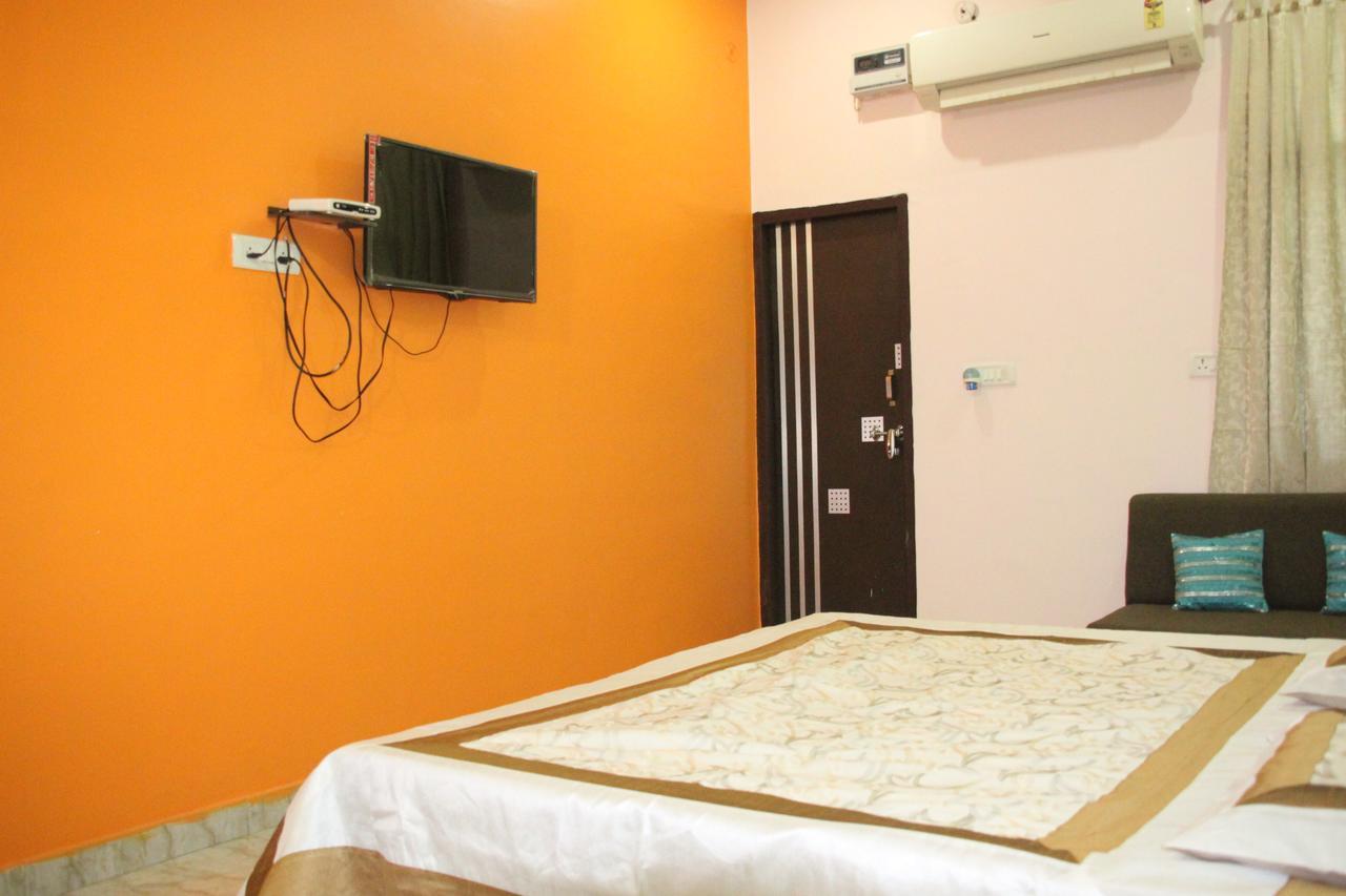 Vinayak Palace Hotel Матура Екстериор снимка