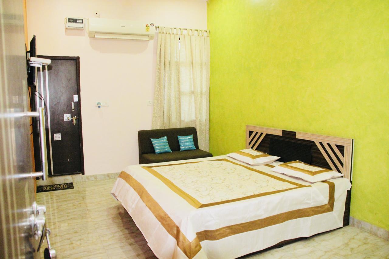 Vinayak Palace Hotel Матура Екстериор снимка